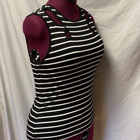 Max Studio top - Picture 4 of 6